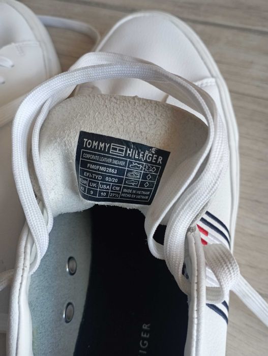 Tomi Hilfiger ,44,естествена кожа