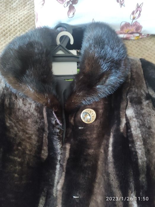 Продам шубу мутон с норкой