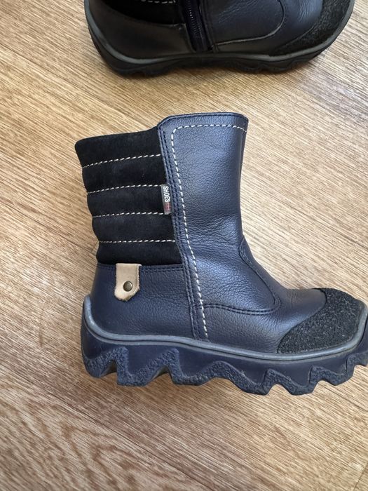 Продаю зимние детские сапоги