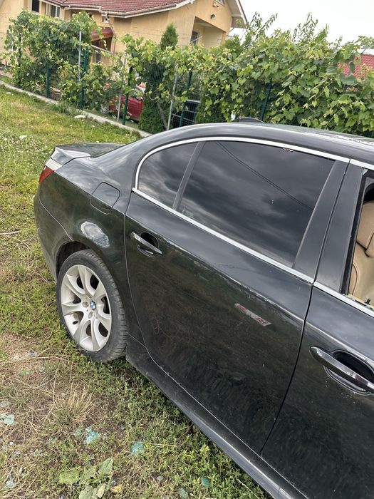 Portiera dreapta fata BMW Seria 5 E60 E61 Black sapphire metallic