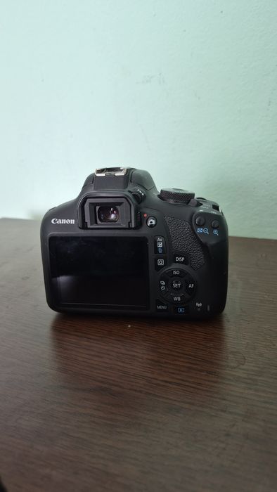 Vand Camera canon EOS 2000D + Accesorii