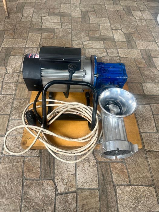 Masina tocat parne profesionala Nr.32