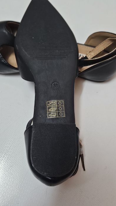 Pantofi noi mărimea 38