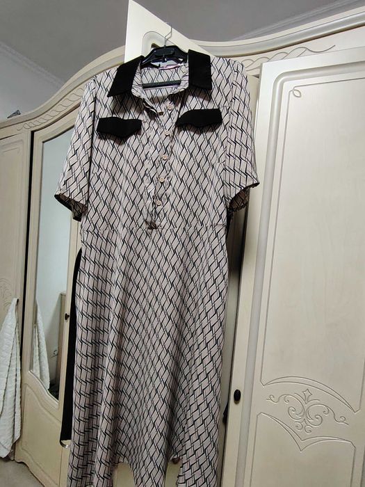 Продам платья разные