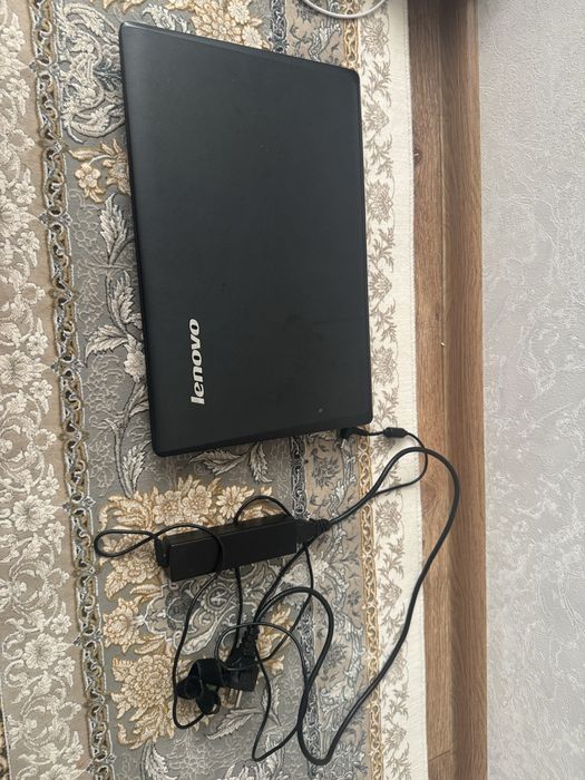 Lenovo ноутбук//