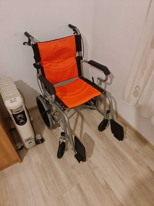Scaun rulant / scaun cu rotile