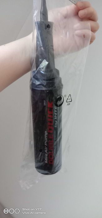 Насос ручной черного цвета