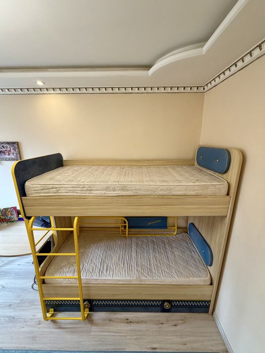 Продам двухяросную кровать