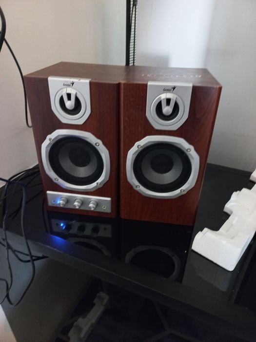 Продается сабвуфер Genius для Компа