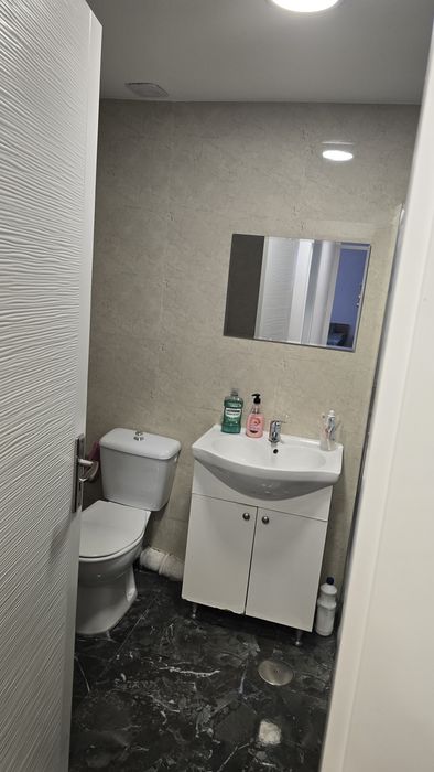 inchiriez apartament 4 camere