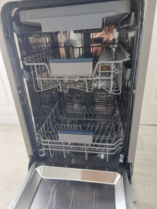 Продам посудомоечную машинку