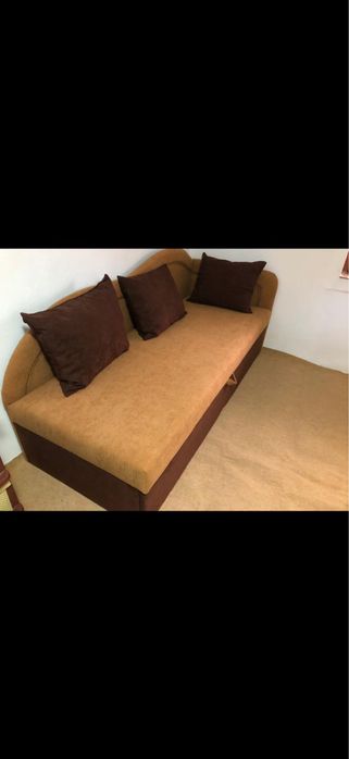 Диван почти нов без забепежки