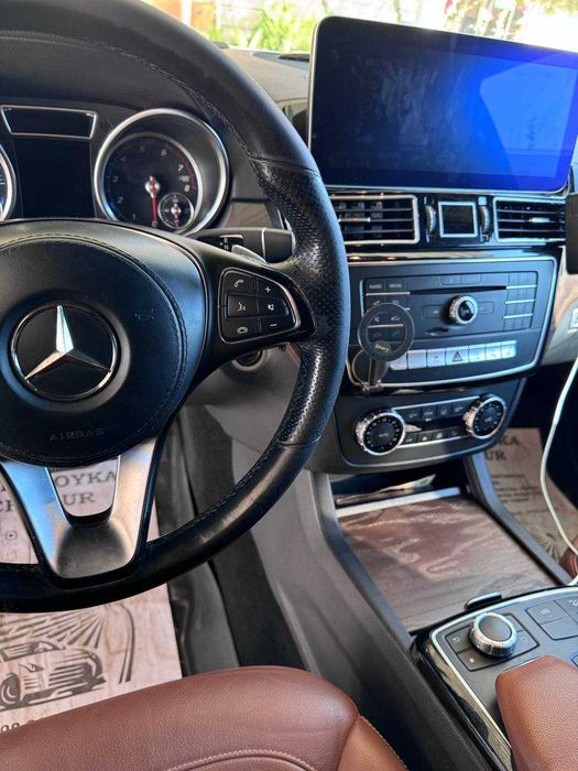 Mersedes benz GLS400