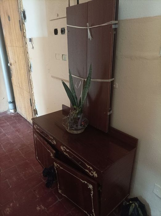 Мебель старинный из дома