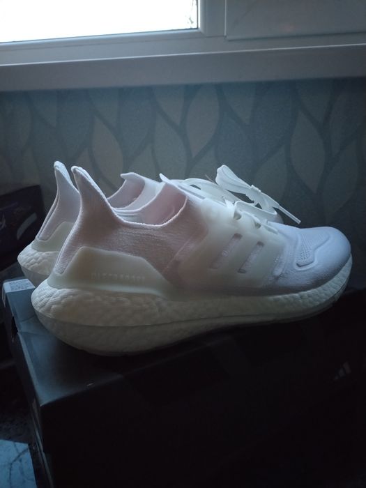 Adidas Ultra Boost 22  43.1/3номер
