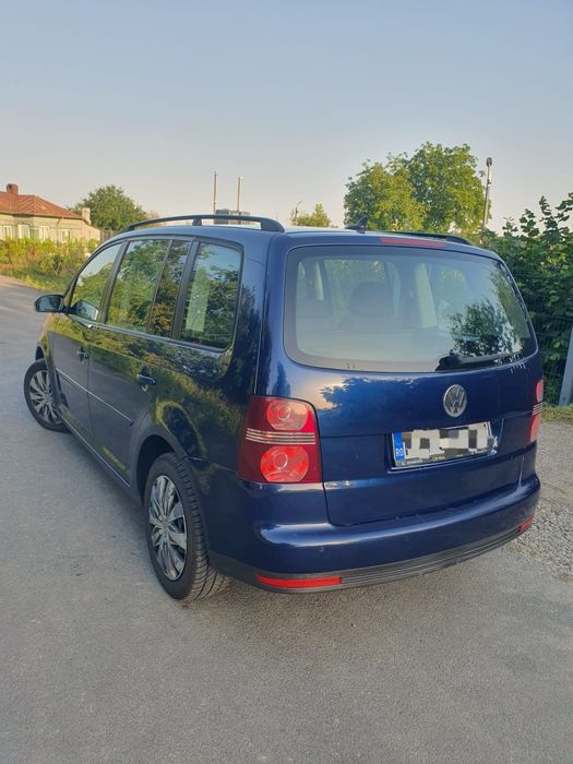 Vând Volkswagen Touran