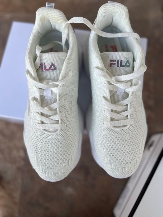 Обувки Fabiano, Fila