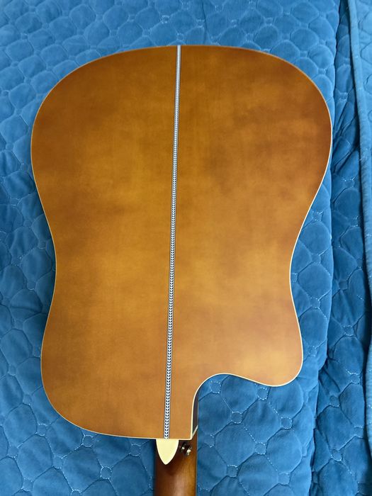 Продается гитара