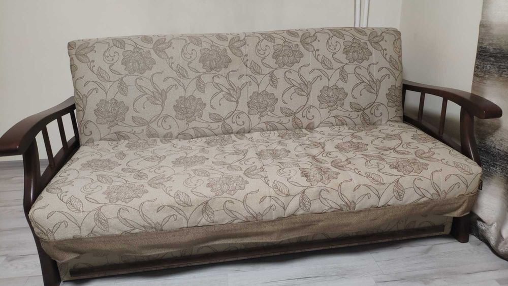Диван в хорошем состоянии