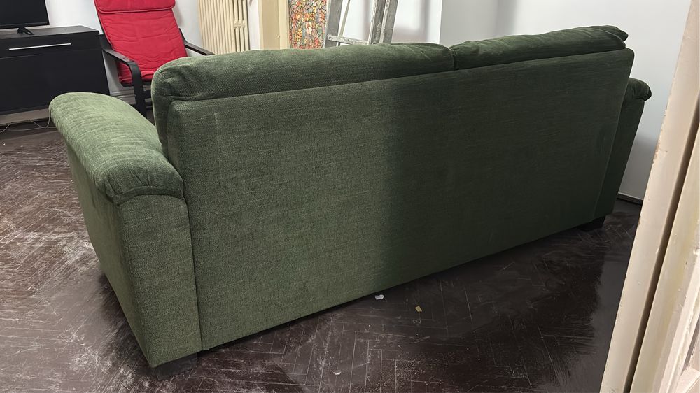 vand canapea de 2 locuri in stare foarte buna