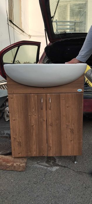 Продам раковину с тумбой