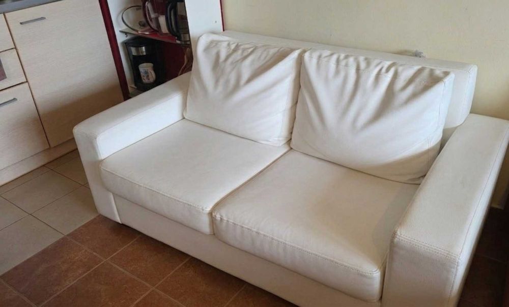 Разтегателен бял кожен диван (кожен - еко)