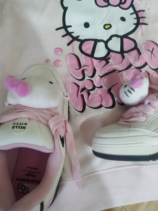 Продаются кросовки с кофточкой, производство Германия