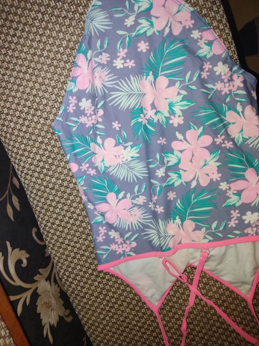 Продам два классных купальника на девочку