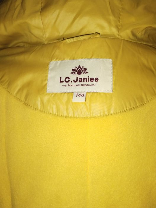 Продам куртку зимнюю на девочку