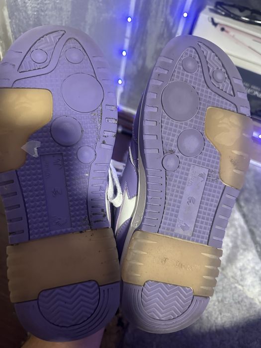 Off white mid out off ofice