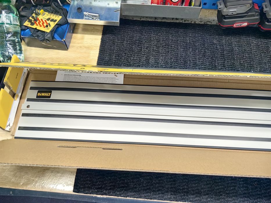 Релса DeWALT DWS5022 – 1.5 м Водеща Шина за Циркуляр DWS520K и DCS572N