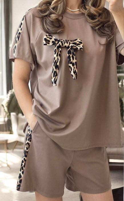 Compleu dama cu fundiță