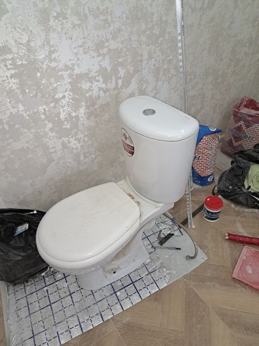 Продаётся б/у унитаз в хорошем состоянии