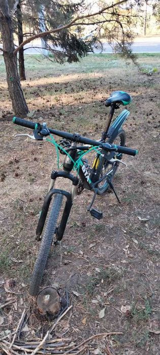 Велосипед сатылады. Продается велосипед.