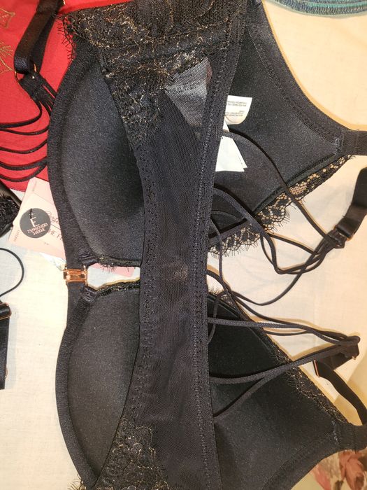 Сутиени чисто нови от Франция