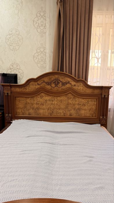 Спальный кроват