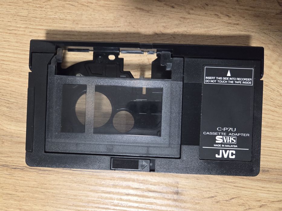 JVC VHS аналогова камера модел GR-AX280E с аксесоари