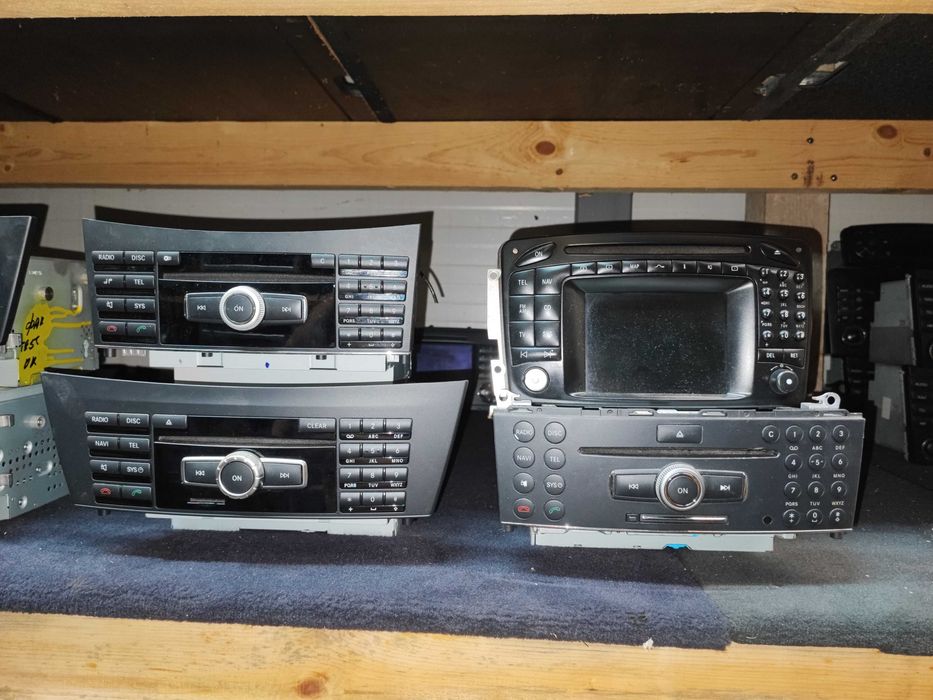 Навигации - радио и CD, ДВД - DVD четец и СД чейнджър от Мерцедес