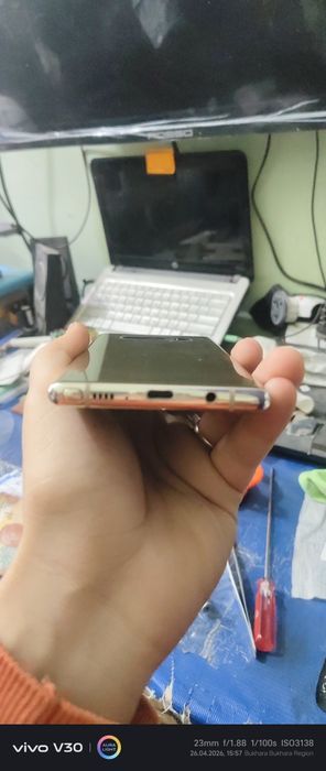 Samsung note 8     .