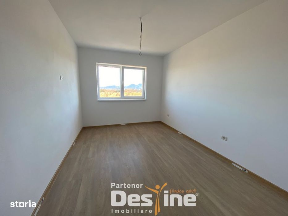 Studio 50 mp, etaj intermediar, cu balcon si loc de parcare, situat in