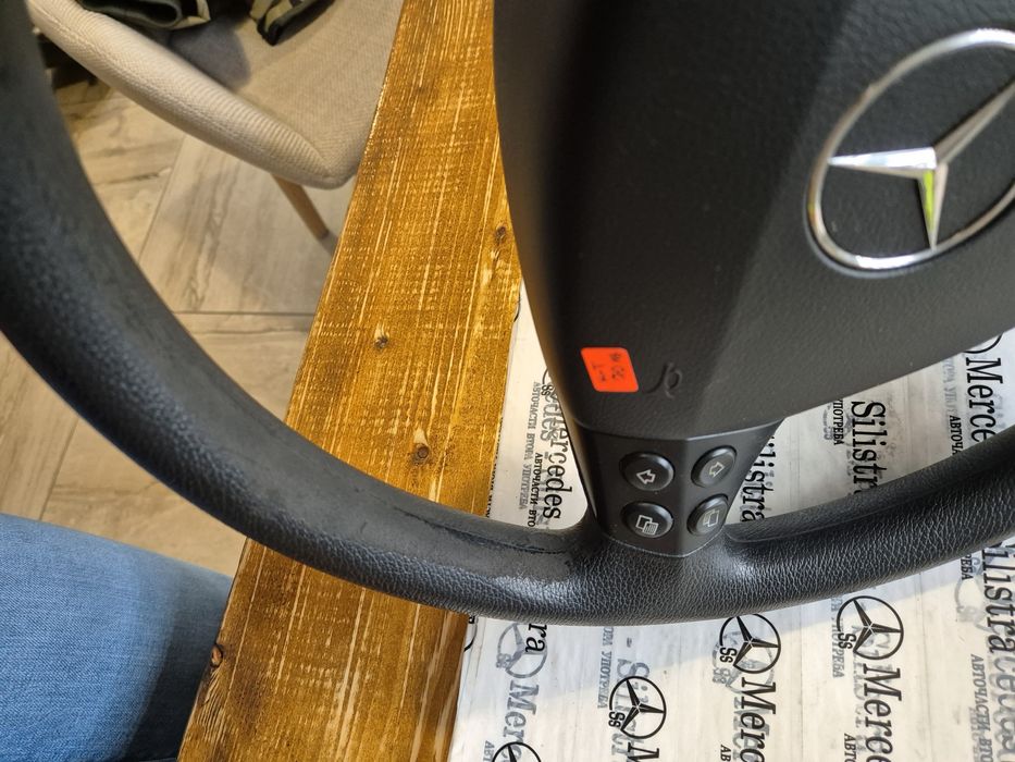 W169 Мерцедес класа волан