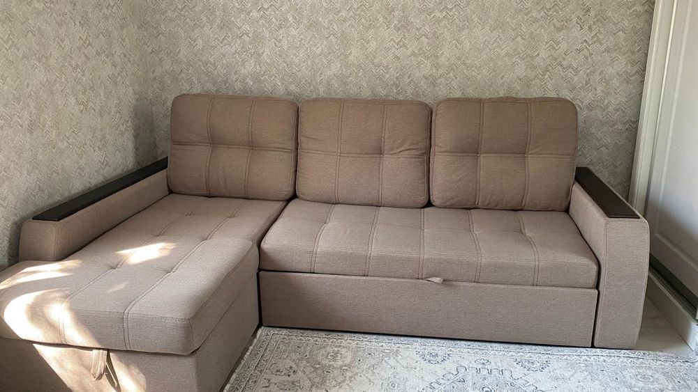 Срочно продам диван в отличном состоянии