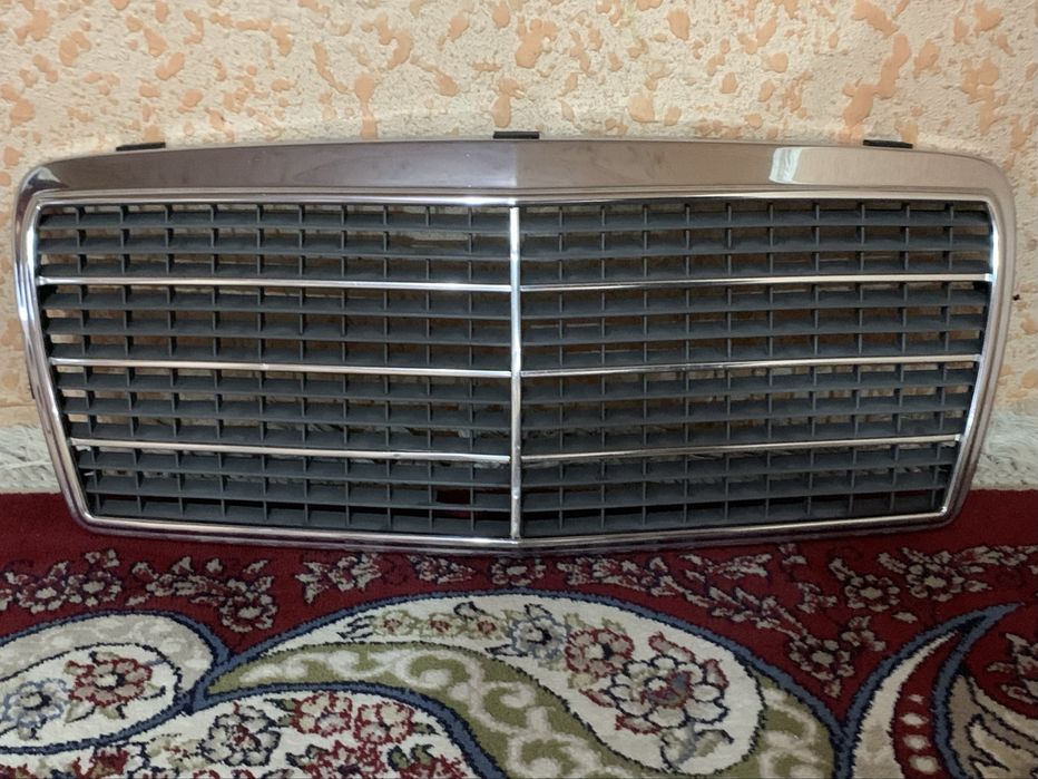 Решетка Mersedes W124 ОРИГИНАЛ