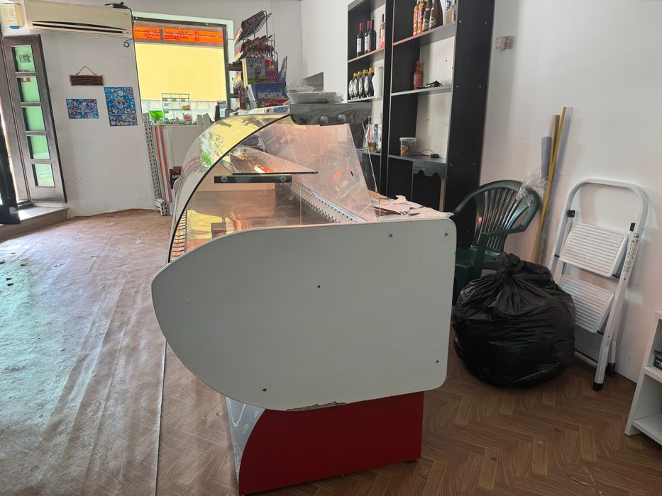 Хоризонтална витрина