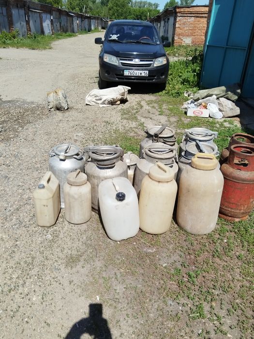 Фляги, канистры пластиковые продам оптом