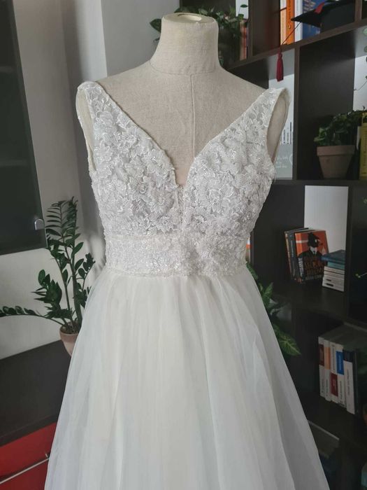 Rochie de mireasă XS cu voal (vând sau schimb)