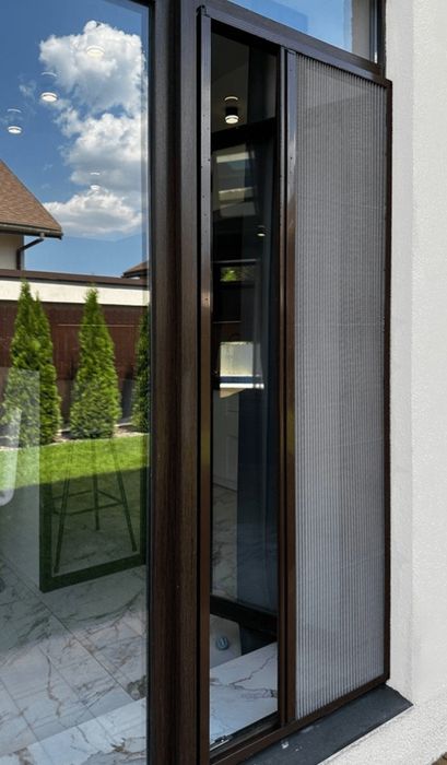 Москитные сетки плиссе на двери и окна