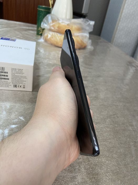 Huawei Honor 90 12/512 GB ideal Korobka Dokument arzon narxda