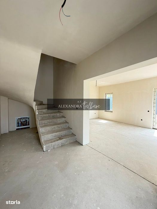 Triplex 4 camere DECOMANDATE, 112 mp utili, 184 mp curte, Urusagului