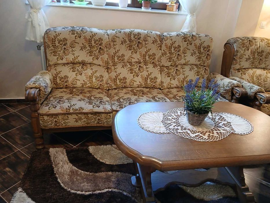 Холова гарнитура, фотьоил и таборетка